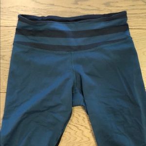Lululemon cropped pants striped sz 6